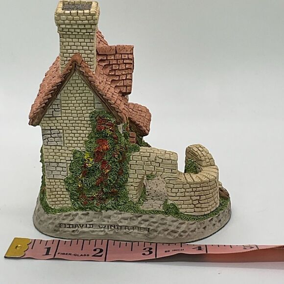 David Winter British Traditions St Anne’s Well - Picture 4 of 8